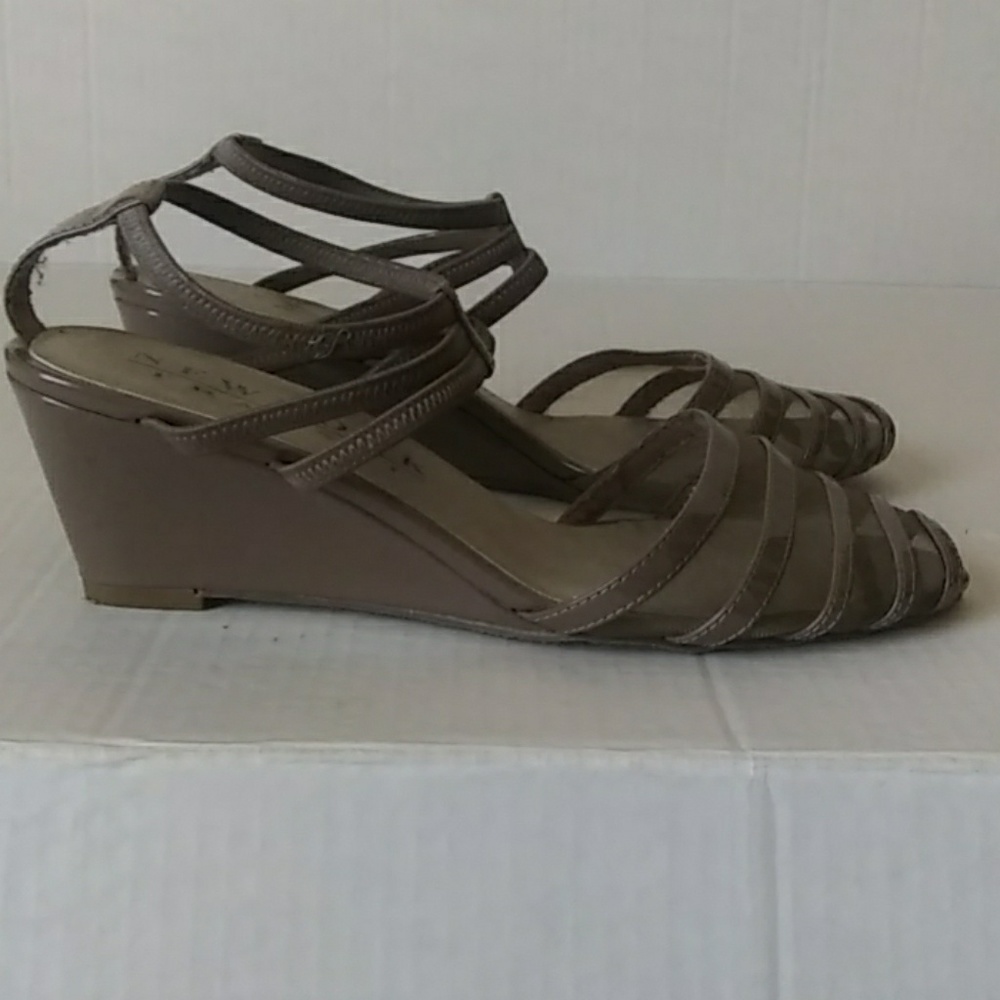 Vintage New York Transit Wedge Sandals